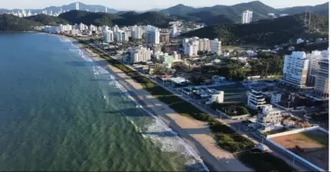 Praia Brava, em Itajaí (foto: Divulgação)